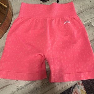 NEVER WORN ABYL evolve speckle seamless shorts. Coral pink color. Small